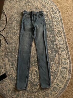 High-Rise Skinny Jeans in Medium Blue